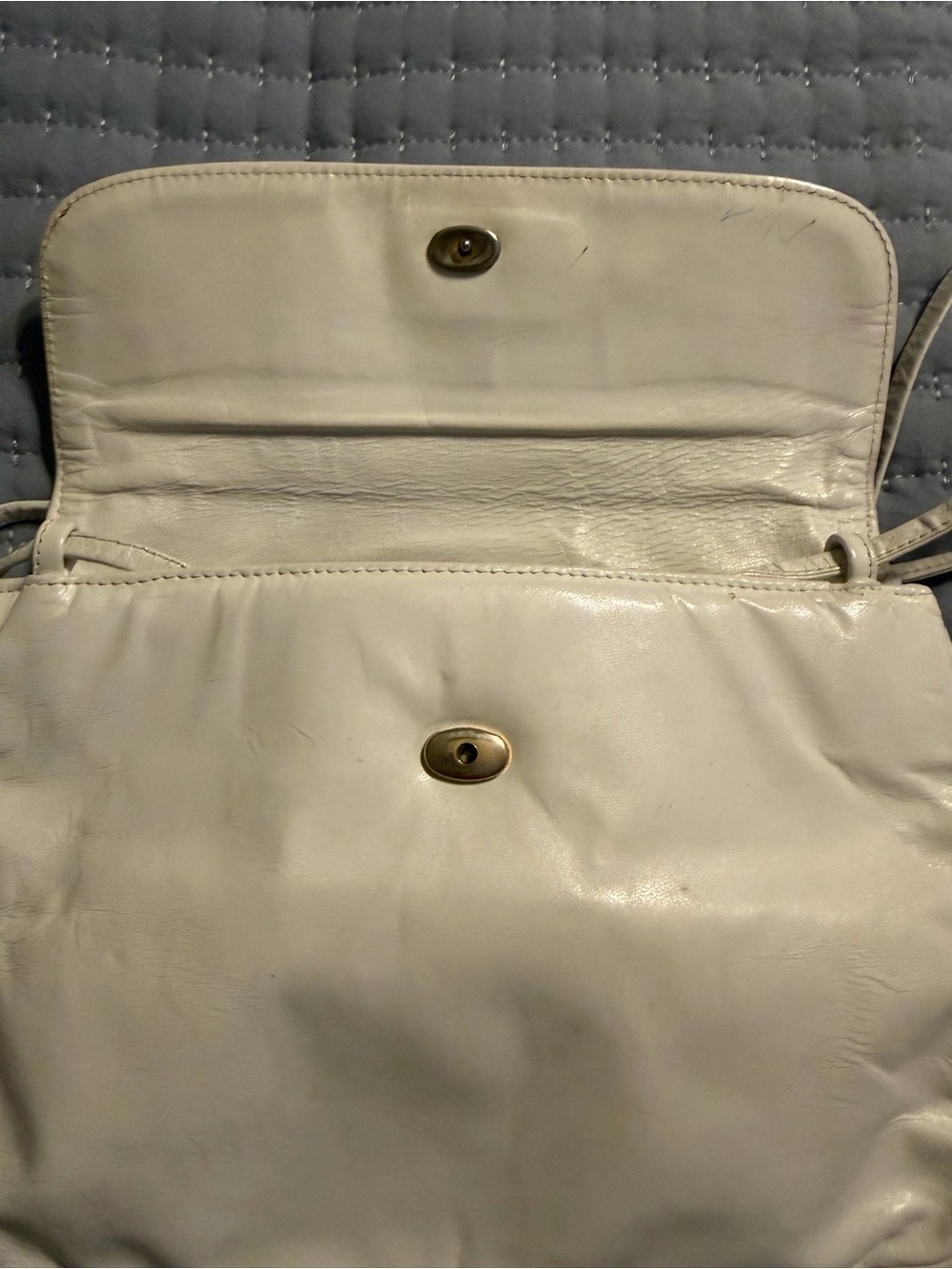 Vintage  BOTTEGA VENETA White Leather Crossbody Bag Made In Italy - Picture 2 of 9